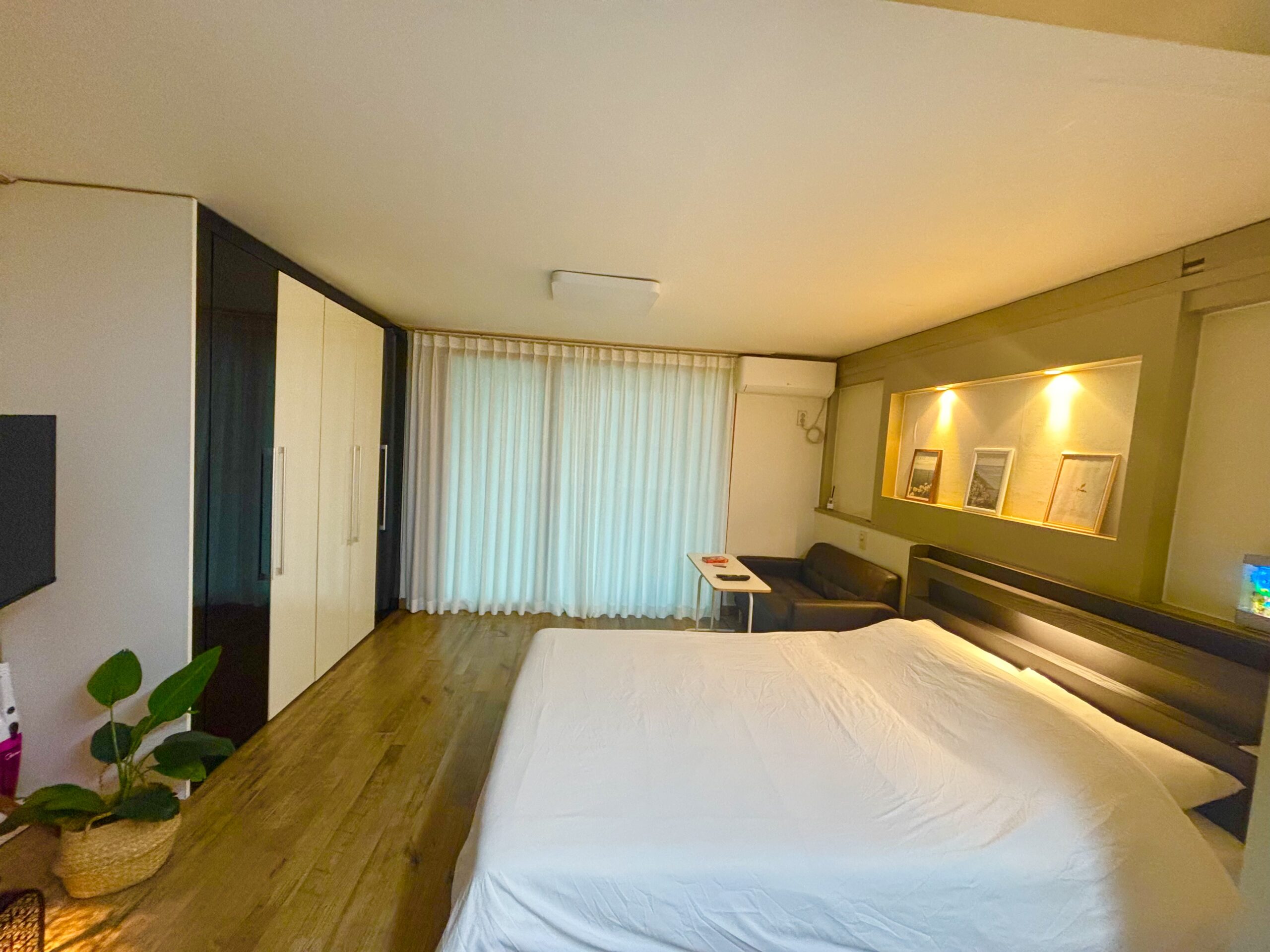 Suzak, each life, each artwork gallery image