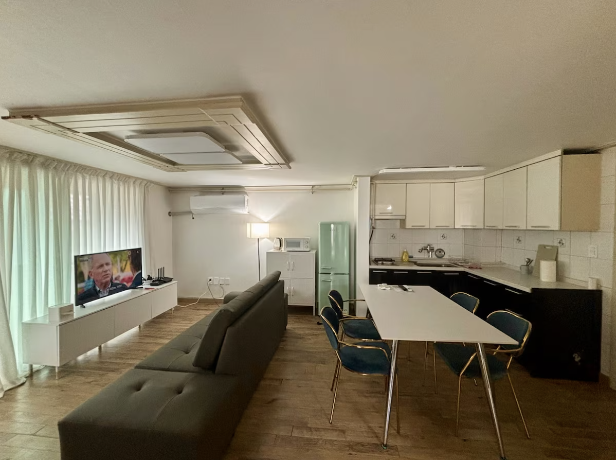 Doran, happy together gallery image