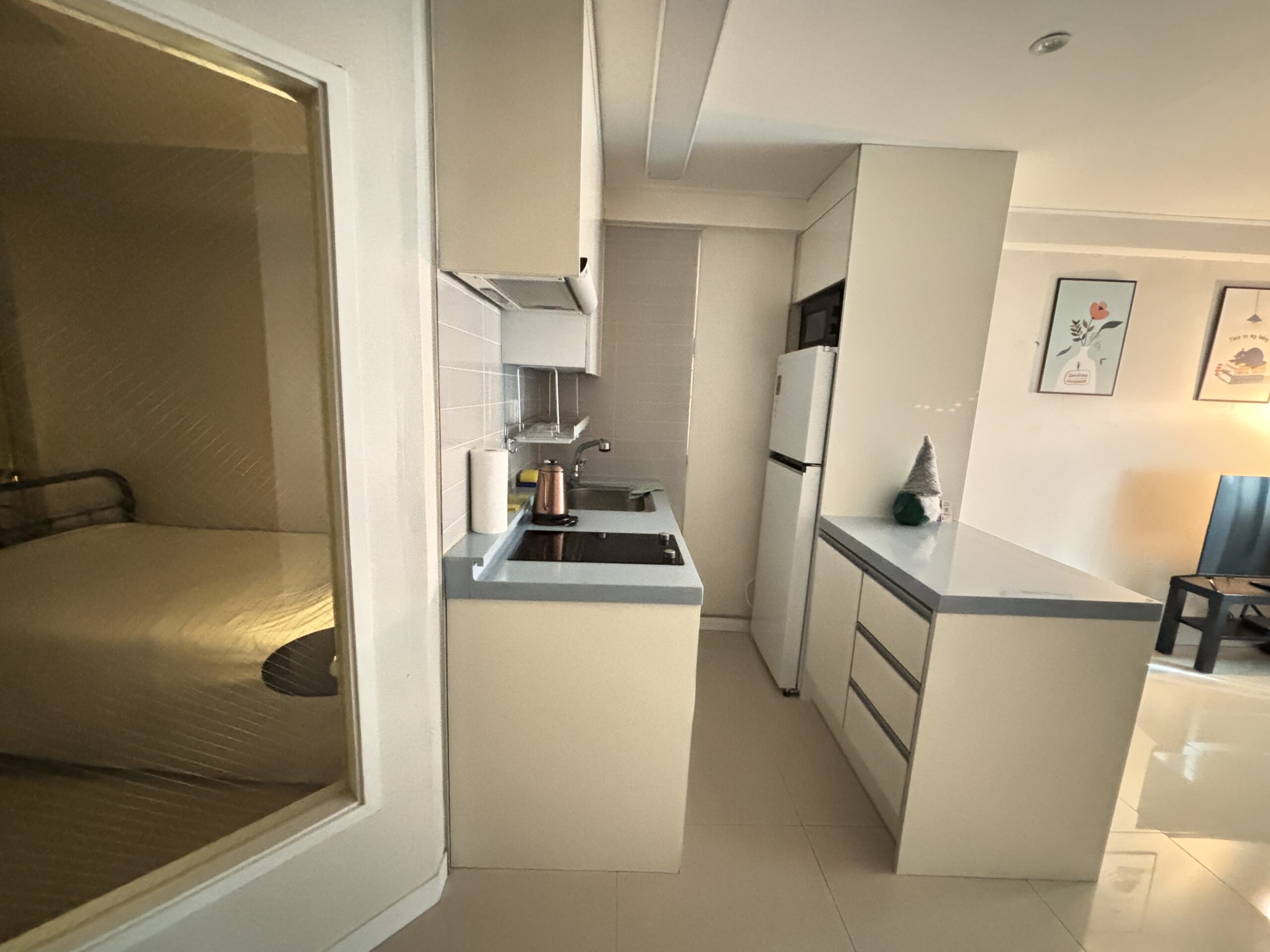 고요, 도시 속의 평화로움 gallery image